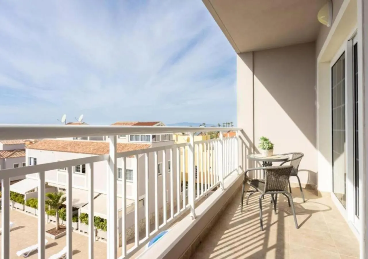 Townhouse With Pool And Sea View In Callao Salvaje Holiday home