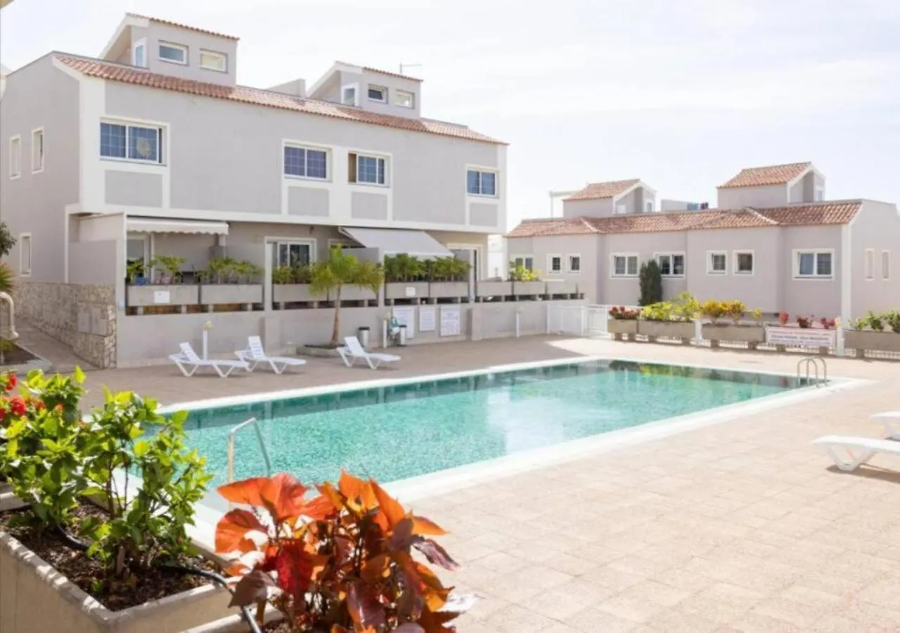 Townhouse With Pool And Sea View In Callao Salvaje contacts