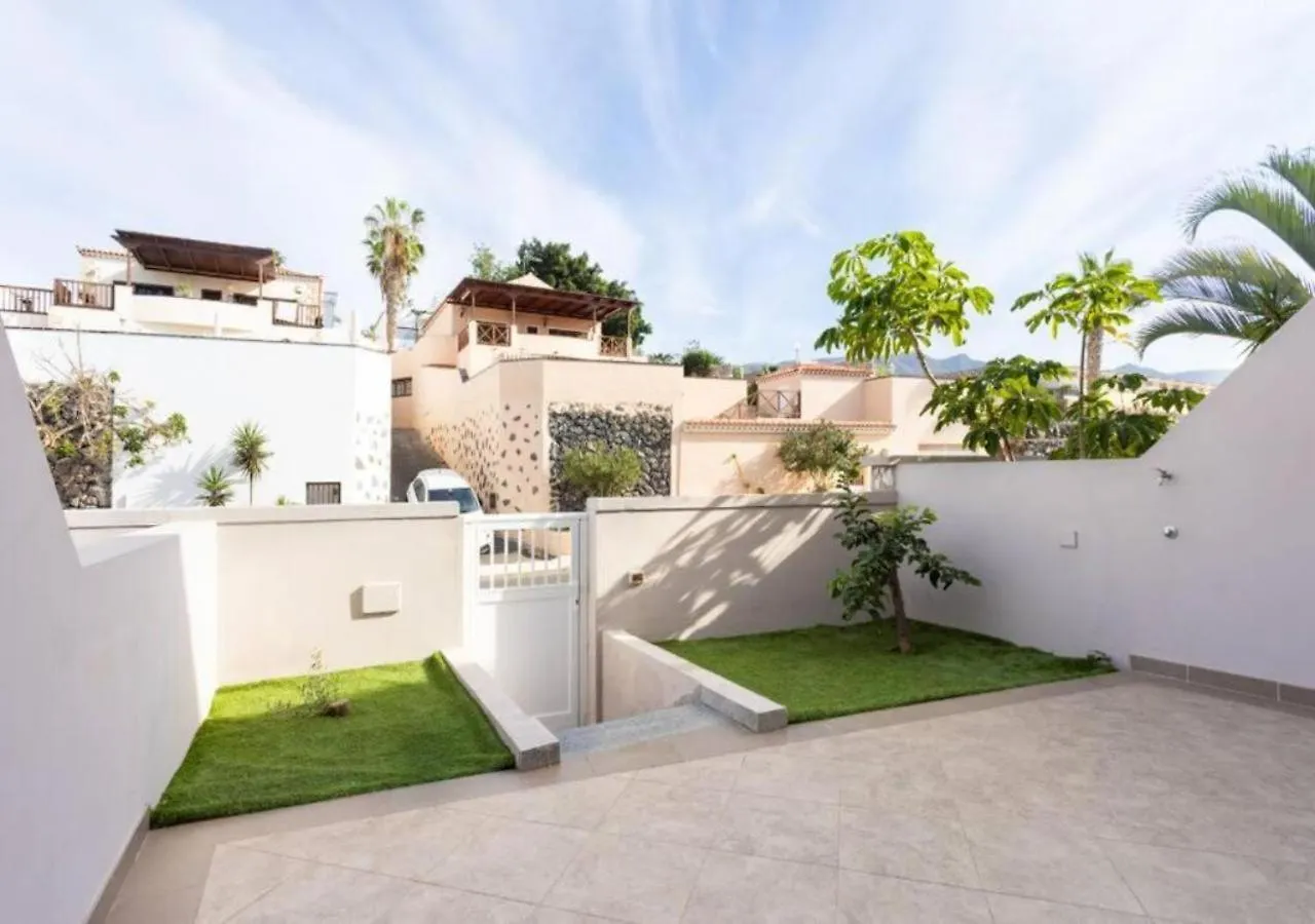 Holiday home Townhouse With Pool And Sea View In Callao Salvaje